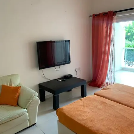 Caesar Rent Lejlighed *